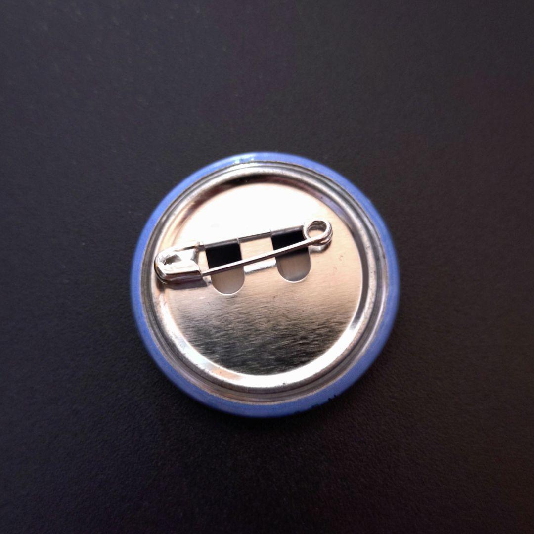 ハンターハンター缶バッジコレクションNo．018クロロ - メルカリ