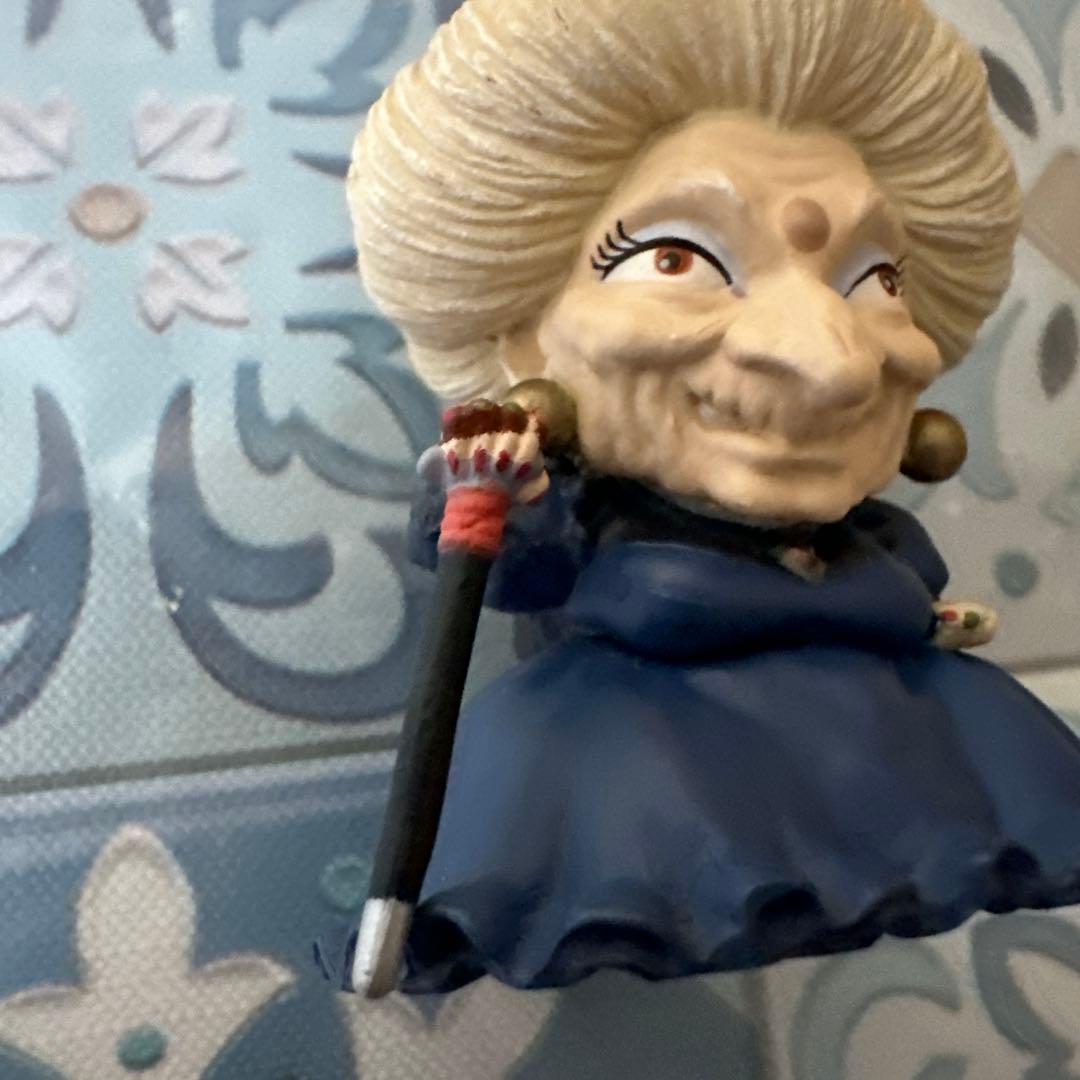 千と千尋の神隠し 湯婆婆 フィギュア⭐︎非売品 - メルカリ