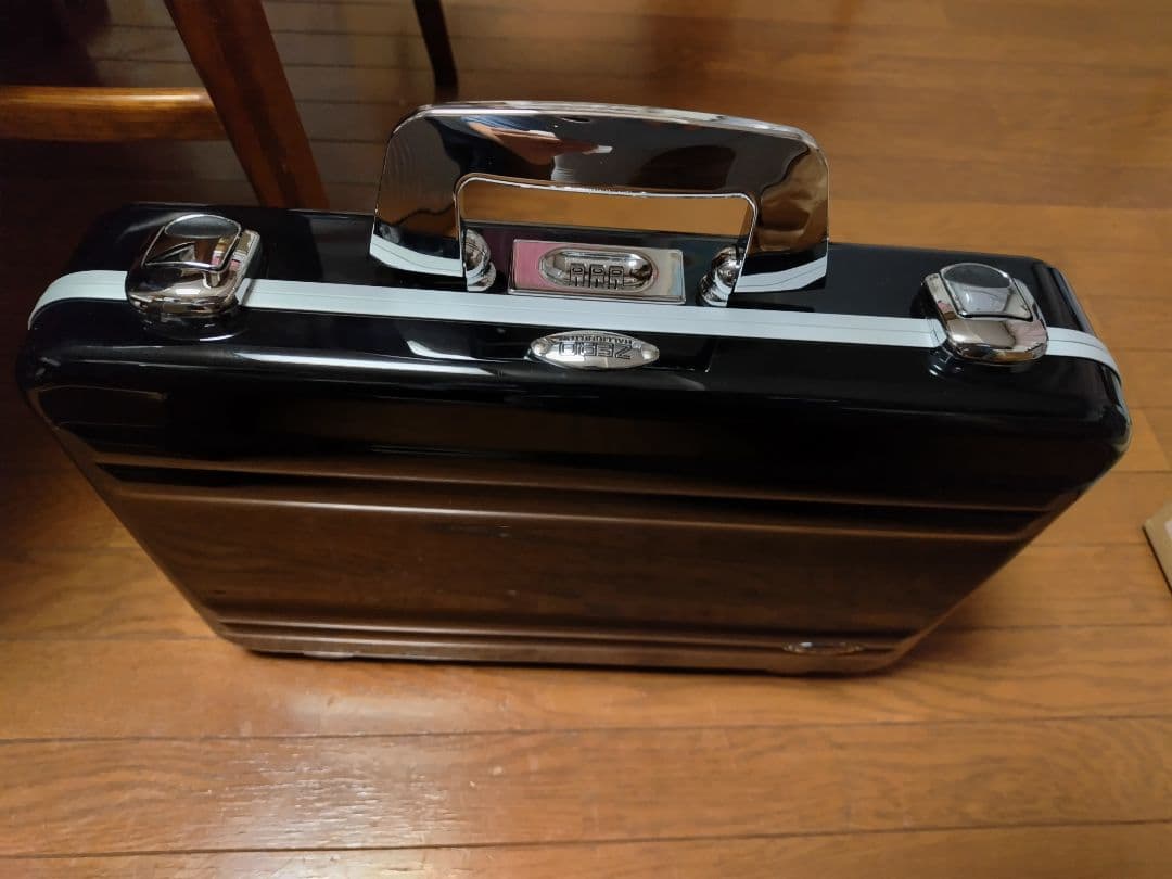 【年末まで最終値下】ZERO HALLIBURTON（ゼロハリバートン）未使用品