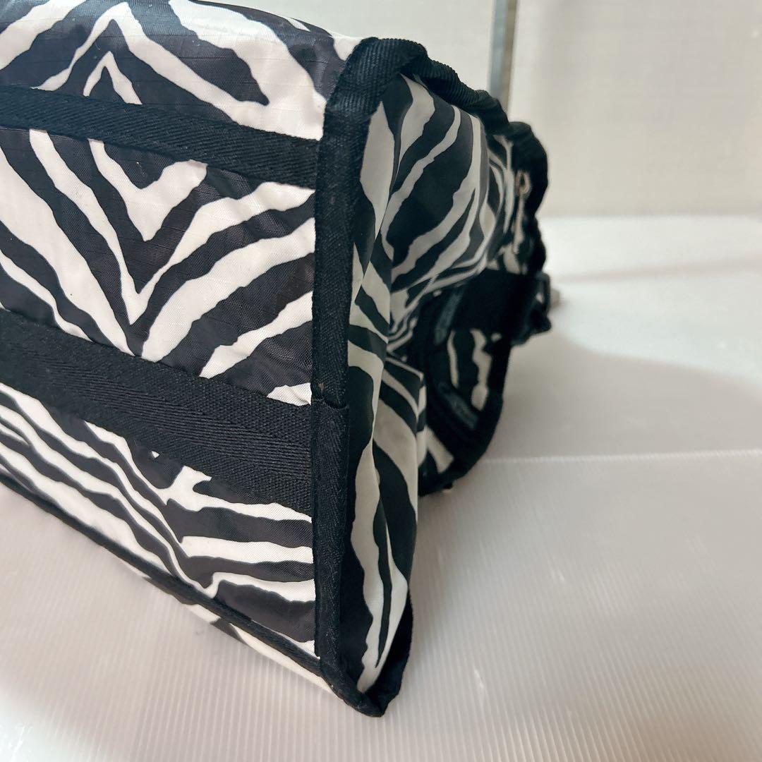美品 】 レスポートサックLeSportsac ボストンバック ゼブラ 鍵2個