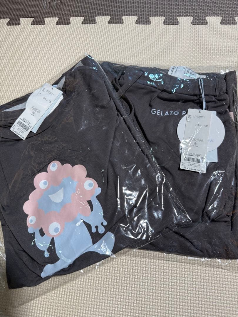 ミャクミャク　ジェラピケ　レディース　上下セット　チャコールグレー ジェラート ピケがミャクミャクとコラボ パステルカラーのルームウェア