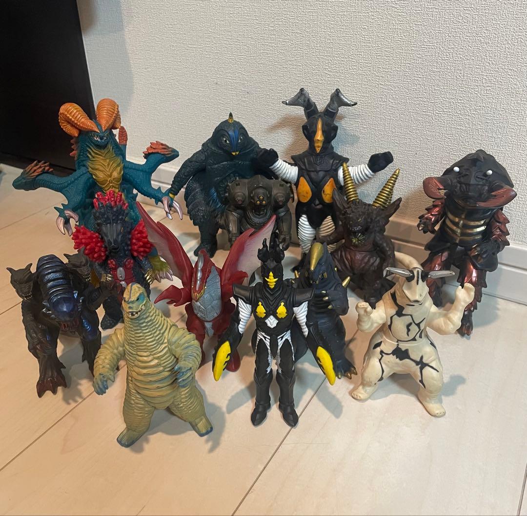 ウルトラマン 旧ウルトラ怪獣まとめ売り - メルカリ