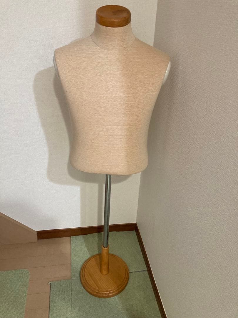 男性 男 半身 トルソー アイボリー マネキン 土台付 - メルカリ