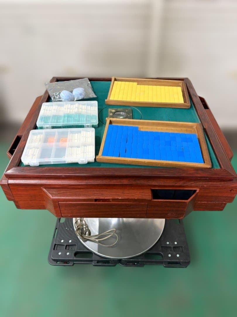 【無料配達】【動作品】 全自動麻雀卓　麻雀牌　点棒　点数箱　昭和レトロ 05】全自動麻雀卓 新モデル点数・点棒デジタル表示 28ミリ牌×2面＋赤牌