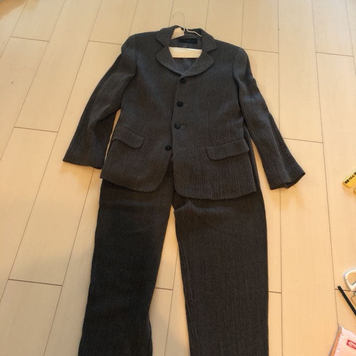 ヨーガンレールのパンツスーツ