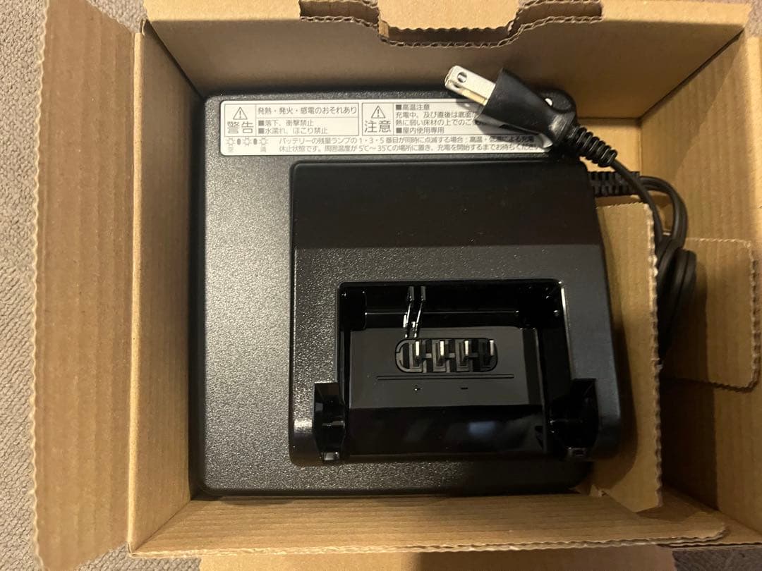 ももちゃん　Panasonic NKJ075Z バッテリー充電器