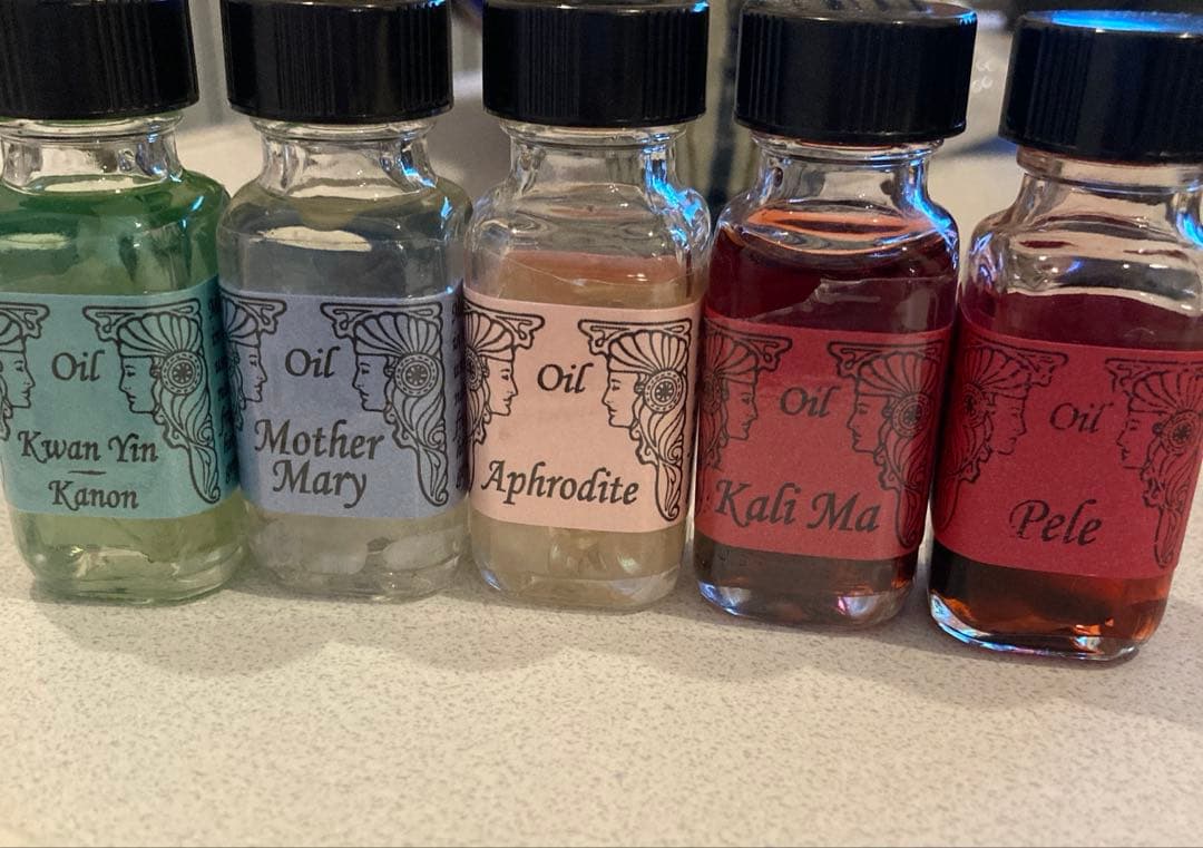 アンシェントメモリーオイル　女神