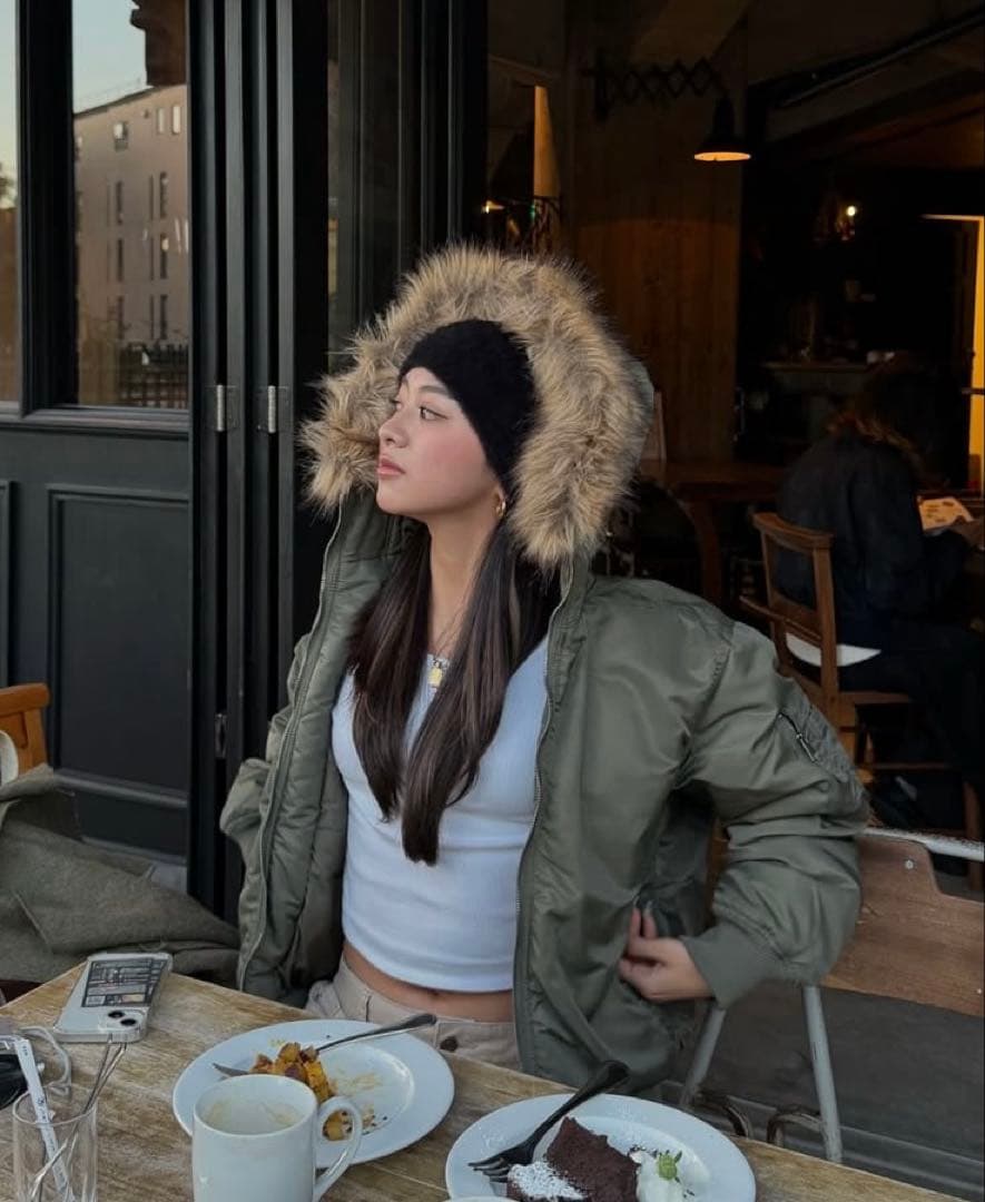 Hollister フェイクファー トリム ジップアップ ボンバージャケット Men's Faux Fur Trim Zip-Up Bomber Jacket | Men's Sale