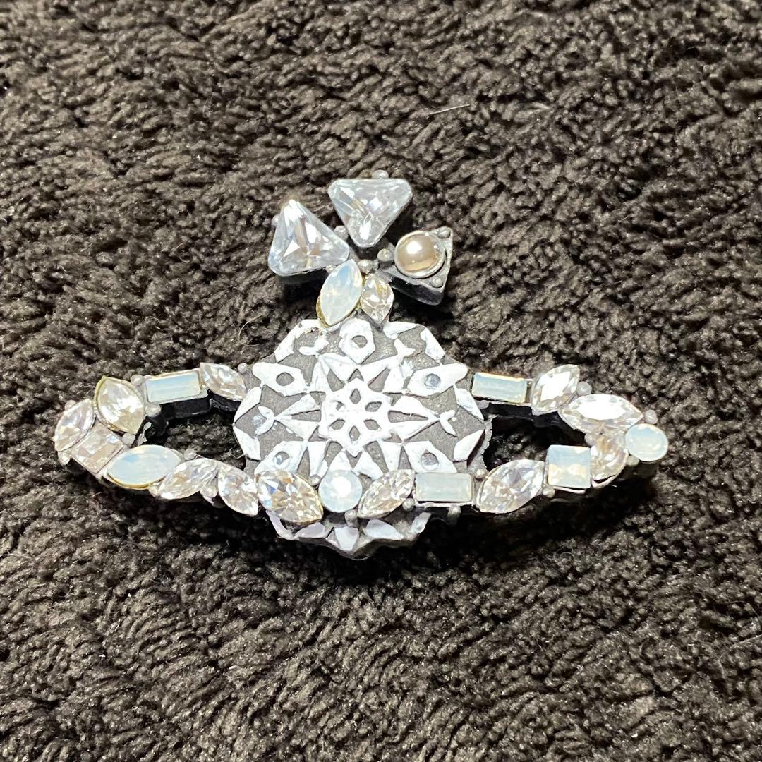 ヴィヴィアン　スノーフレーク　ブローチ　最初期 Vivienne Westwood（ヴィヴィアンウエストウッド）の「65010017