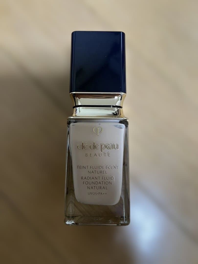 クレドポーボーテ タンフリュイドエクラオークル00