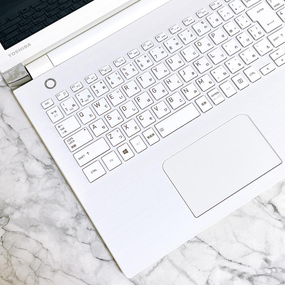 美品✨Windows11✨新品爆速SSD✨カメラ付薄型ノートパソコン白