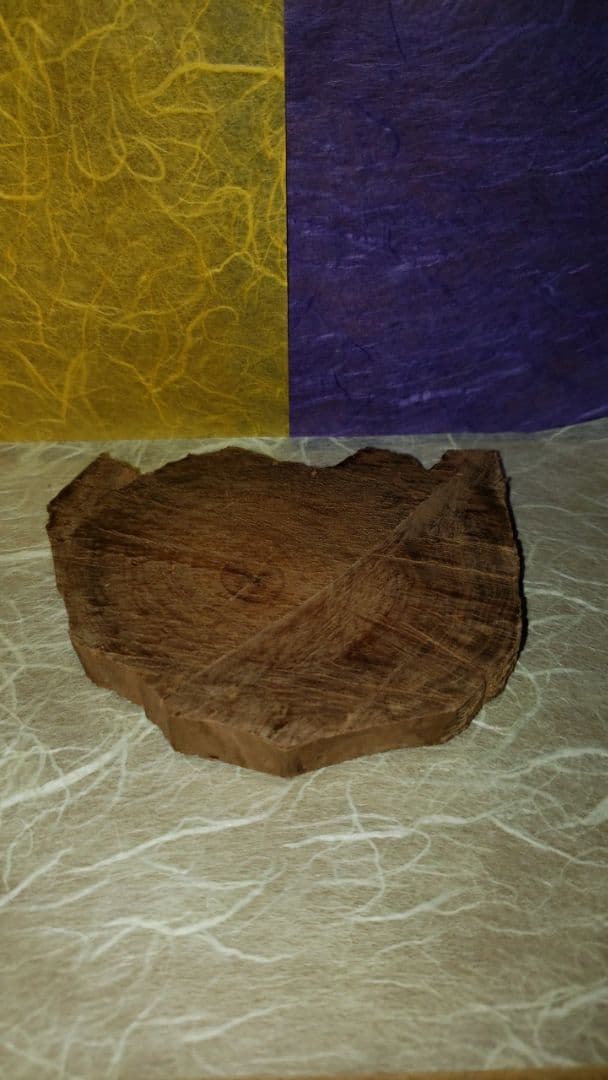 39 サンダルウッド・香木・聞香・香道「インド産 極上物 老山白檀53.4g」 楽天市場】【香木・白檀・サンダルウッド】老山白檀木 角割 20g