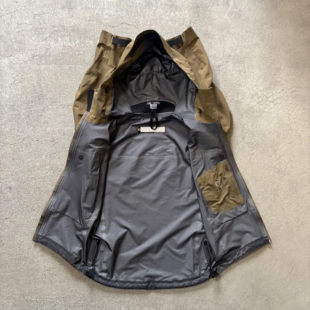 ヒ*ト様 ⭐︎レア⭐︎ arc'teryx Leaf Alpha LT アークテ - メルカリ