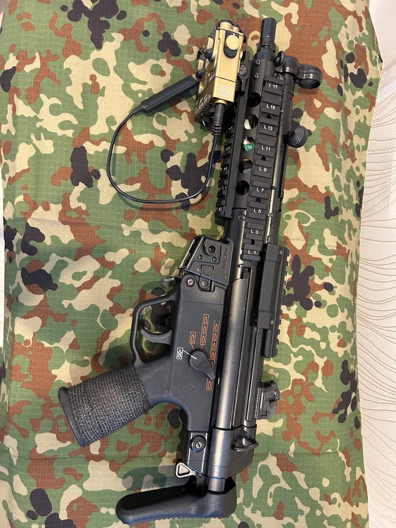 次世代電動ガン　MP5A5 SBUカスタム(サプレッサー付き)