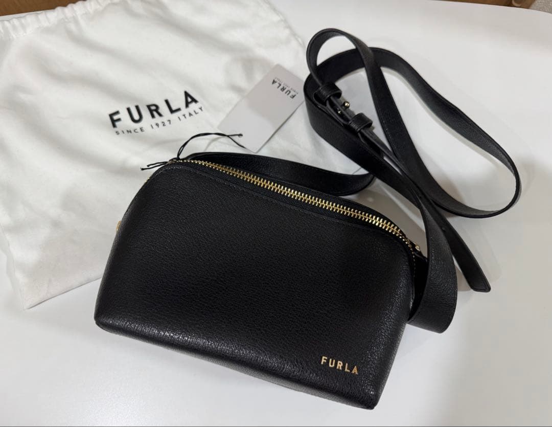 【新品未使用】FURLA ボディバッグ ブラック WE00197 袋付き