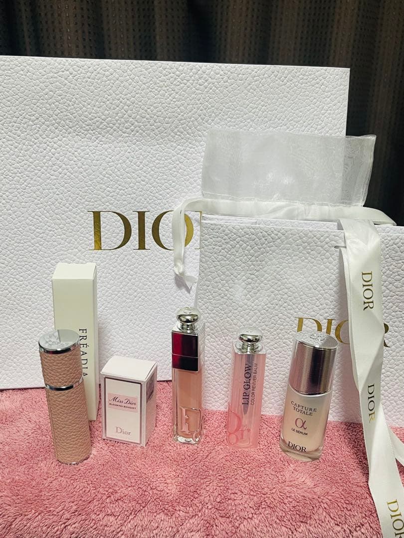 Dior ギフトセットリップ、グロス、香水、アトマイザー、美容液