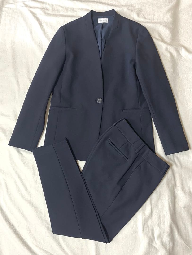 プラステ　22年　ウォームリザーブ　カラーレスジャケット　パンツスーツ　ネイビー