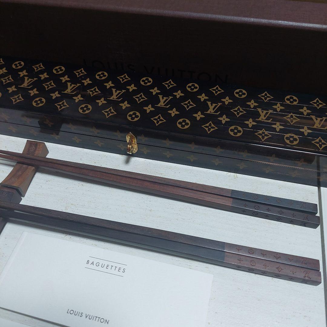 未使用　Louis Vuitton箸入れ、箸、箸置き 木製