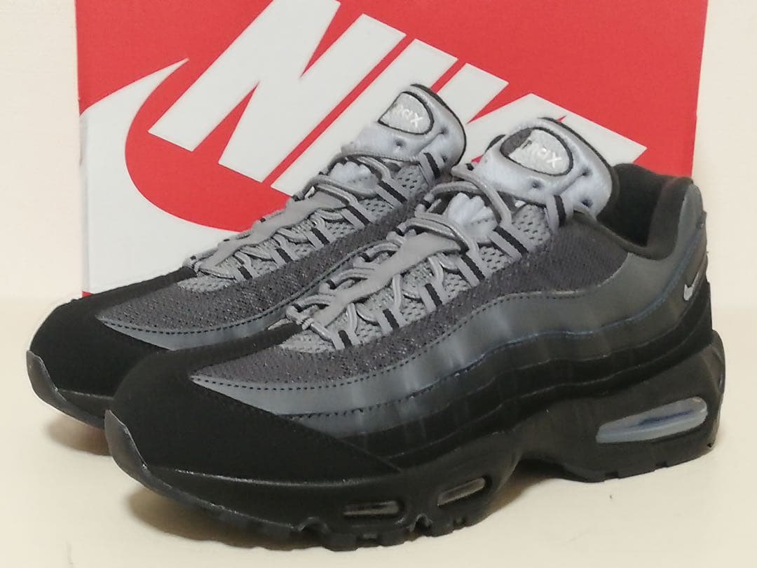 完売モデルが定価以下!新品ナイキ　エアマックス95 ライムブラスト28cm