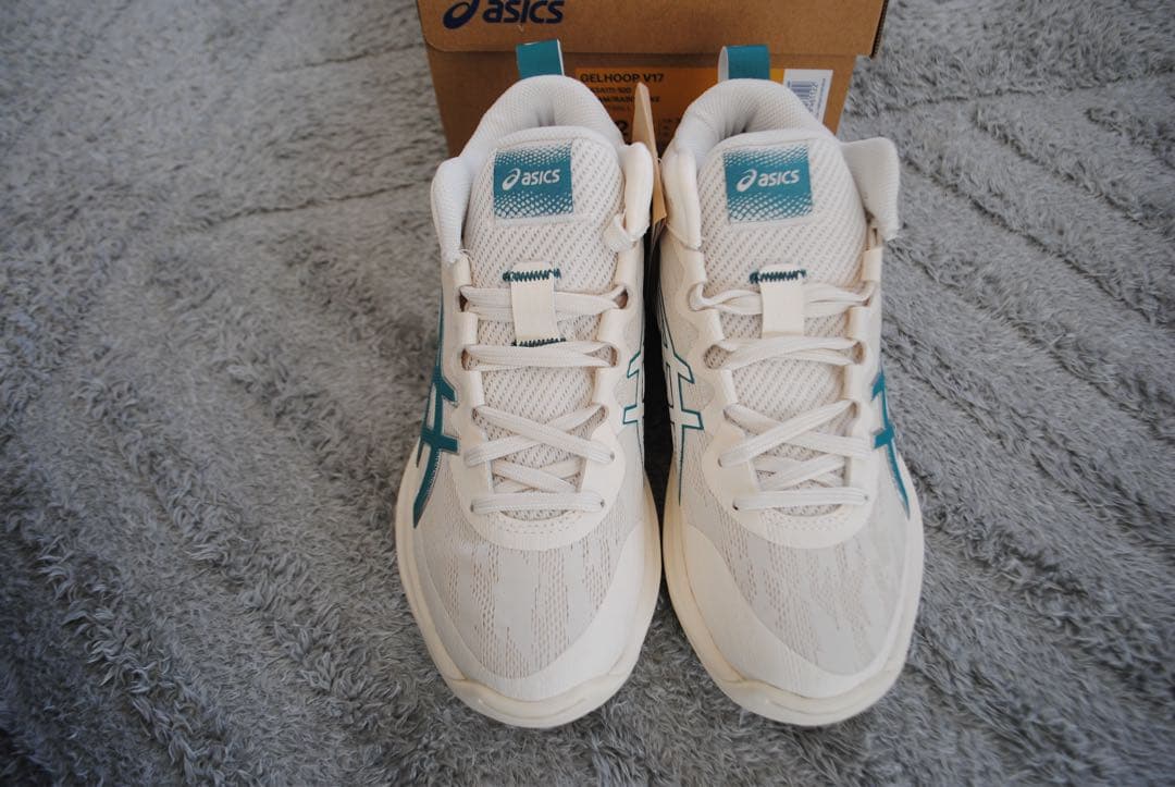 asics バッシュgelhoop v17 ゲルフープv17 22.5cm