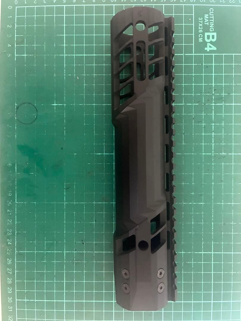 F1 Firearms 9.75inch Contoured ハンドガード