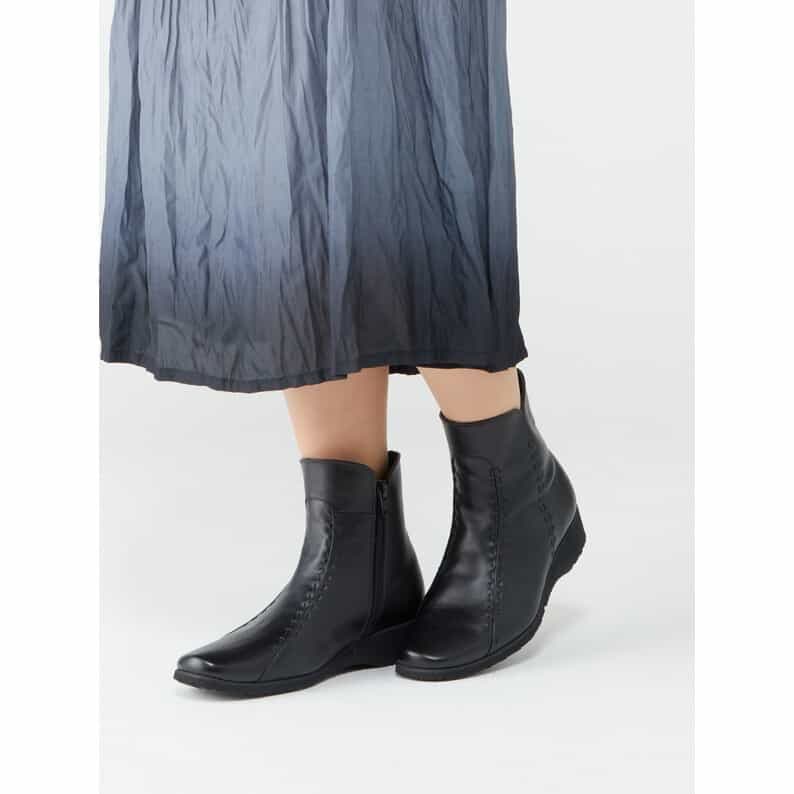 未使用 ペダラ スクエアトゥ サイドジップ レザー ブーツ alfredoBANNISTER（アルフレッドバニスター）の「スクエアトゥ サイド