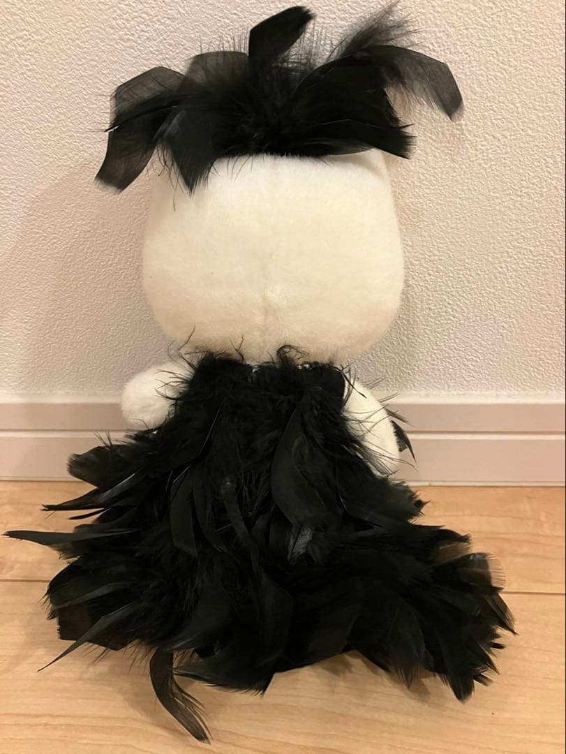 希少】キティちゃん 美空ひばり 2000年限定 ぬいぐるみ 黒フェザードレス