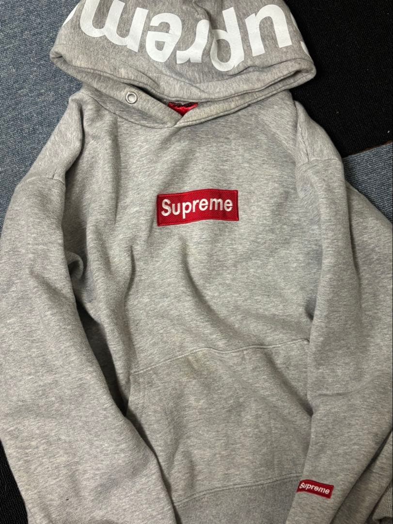 Supreme グレー フード付きパーカー M - メルカリ