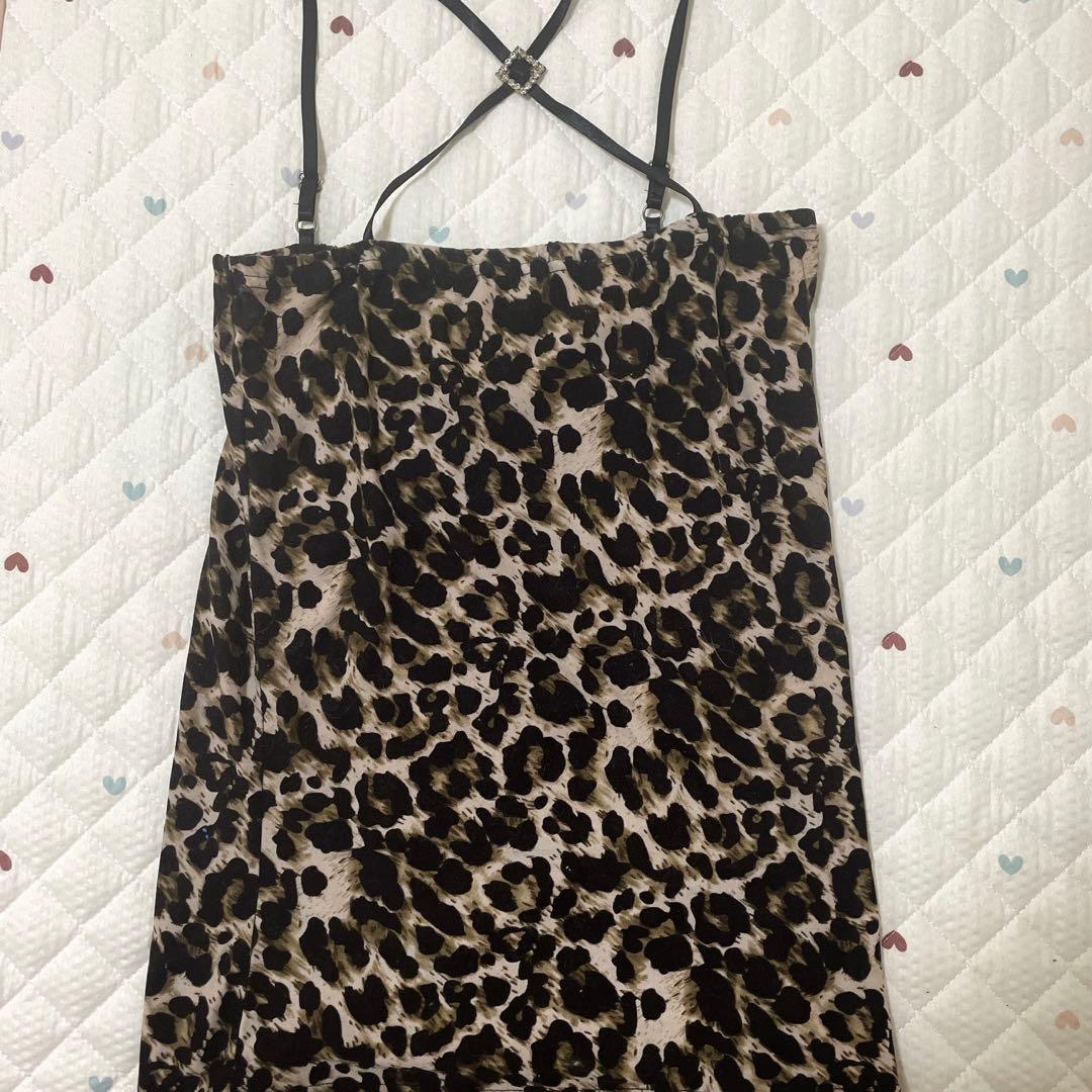 d.i.a.系ギャルコーデ定番 前クロス ヒョウ柄キャミソール ベアトップ