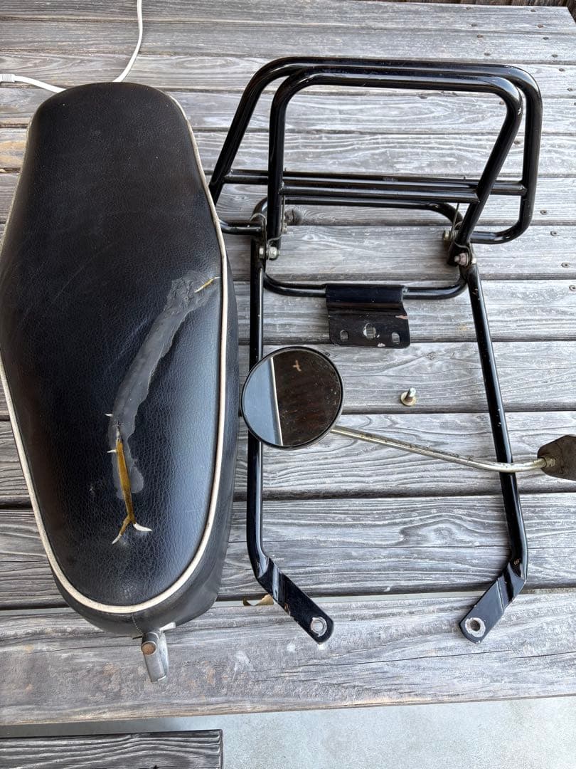 Vespaベスパ100ビンテージシート　キャリア　ミラーセット