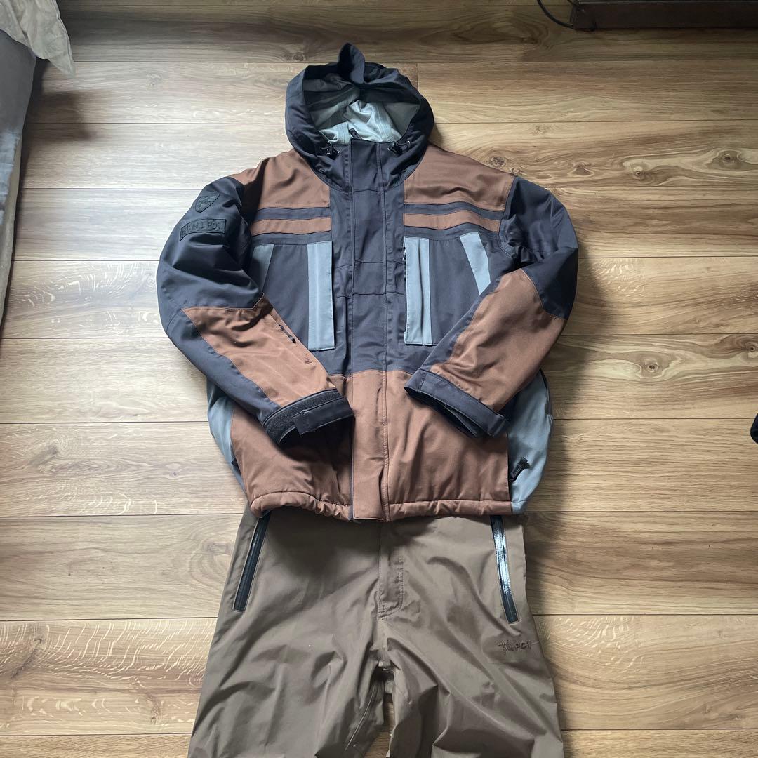 g*f様 プレイデザインpo1 スノーボードウェア上下セットMサイズ
