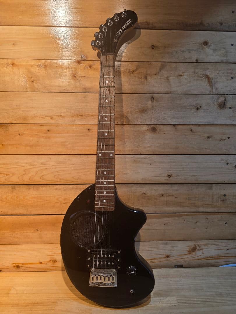 ZO-3 ブラック　FERNANDES　アンプ内蔵ギター