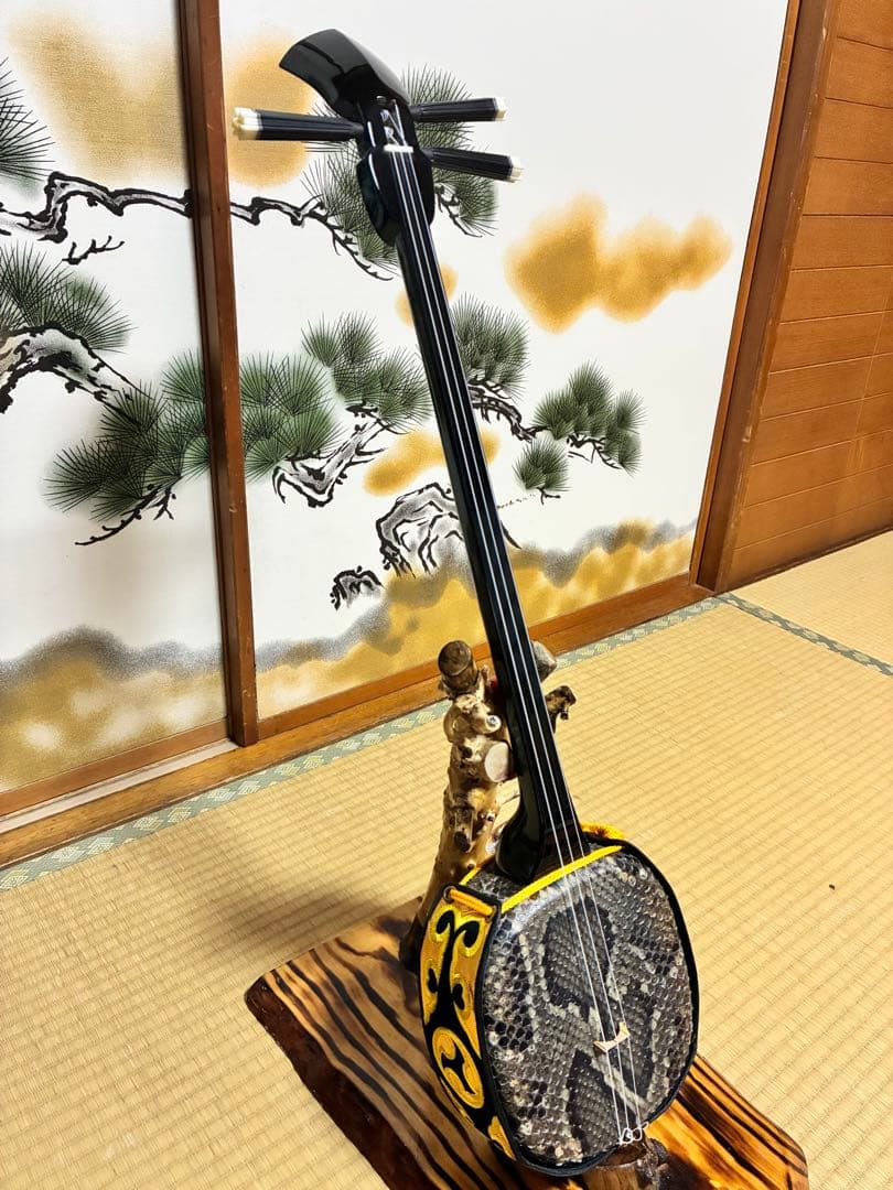 沖縄三線！貴重！知念大工型！本張り【一枚張り】 - メルカリ