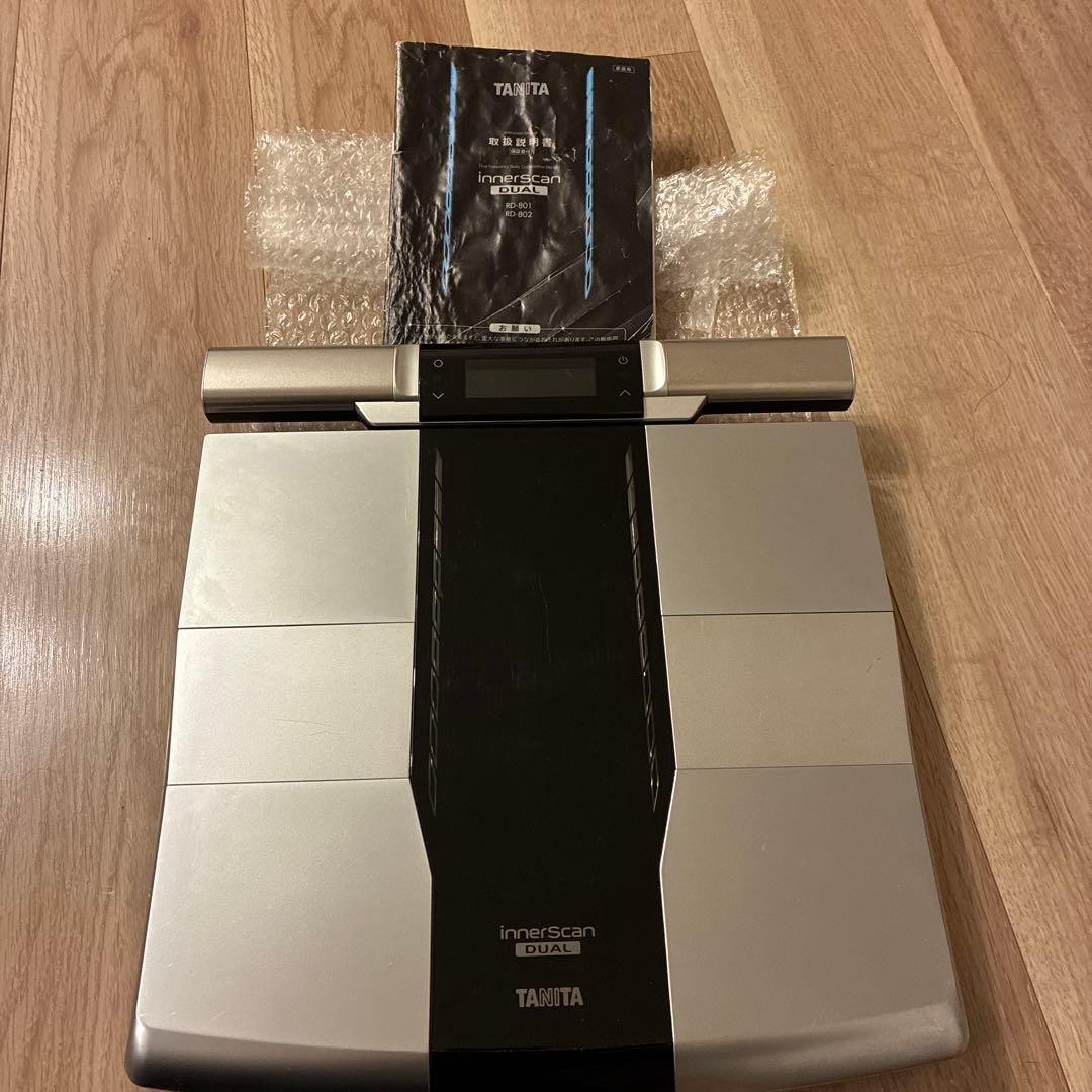 タニタ 体重計 RD-801 2022年製　12/16まで