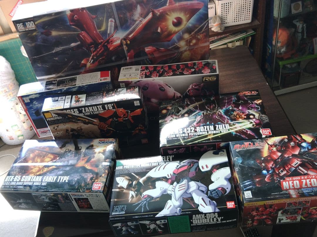 ガンプラセット14種類 多彩なモデル 機動戦士ガンダムAGE」主役4機体がクリアカラー限定ガンプラセットに