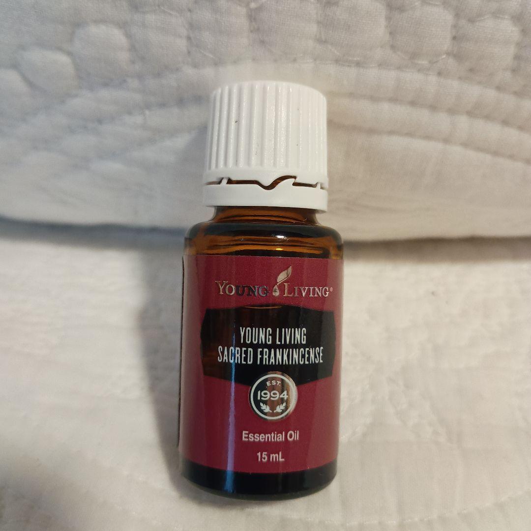 Young Living セイクレッド フランキンセンス 15ml 精油