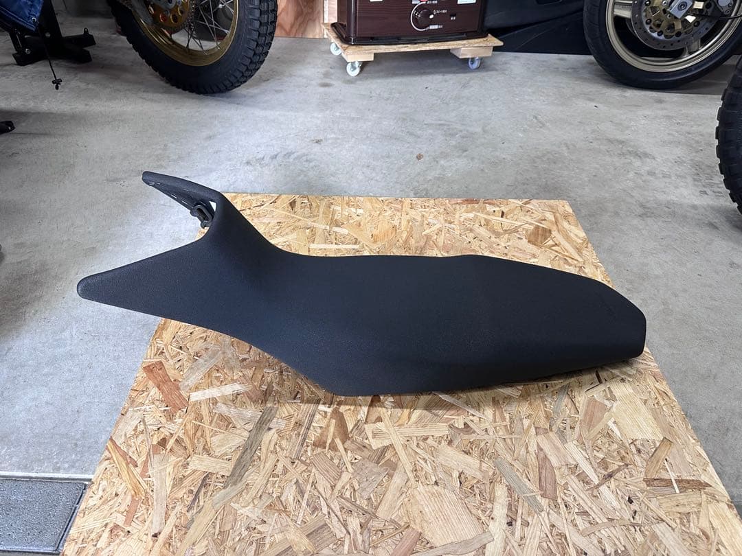 KTM 790/890 アドベンチャーR 純正シート KTM 790 / 890 Adventure / Adventure R REVolution OEM Heat Front