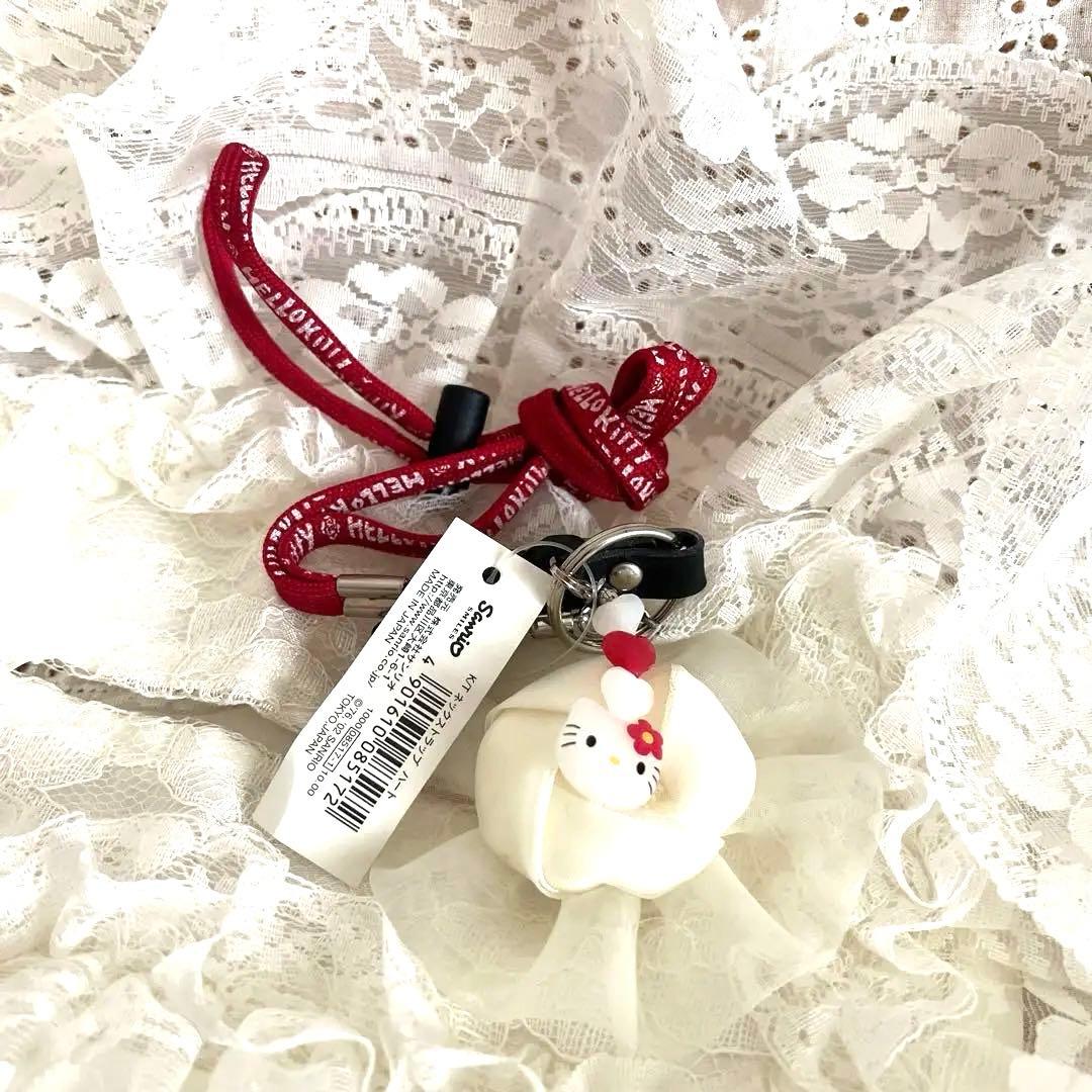レア‼️キティ ネックストラップ ホワイト ロゴ 赤 サンリオ ハートビーズ付 サンリオキャラクターズ ネックストラップ | さ行,サンリオ,ハロー