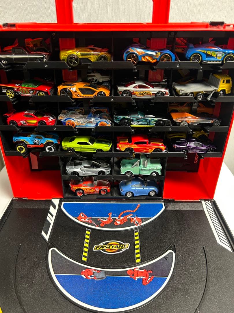 Hot Wheels トミカ