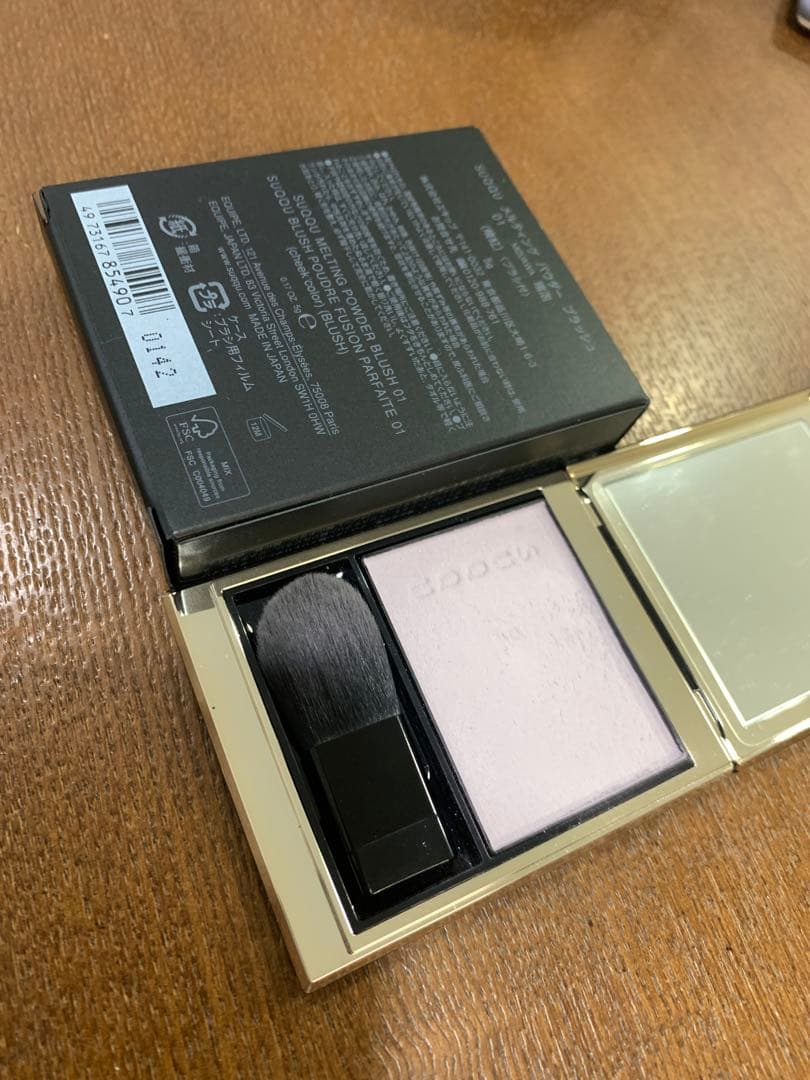 SUQQUメルティングパウダー　　ブラッシュ01 瑞泡