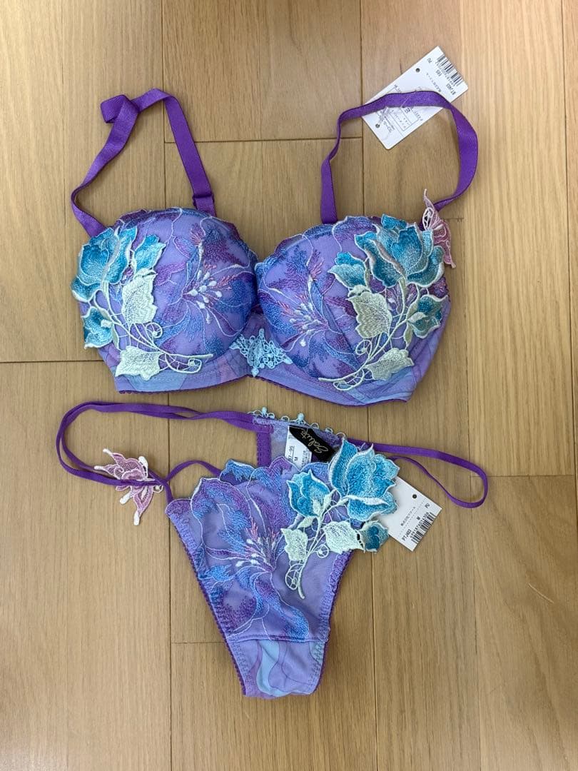 【新品タグ付】ワコール サルート E65 TバックM セット