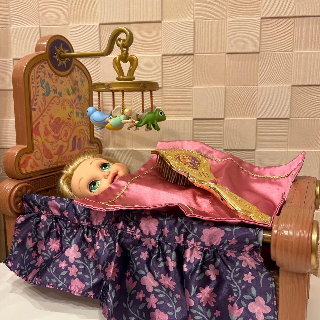 ディズニーストア アニメータードール ラプンツェルベビー＋ラプンツェルヘアブラシ