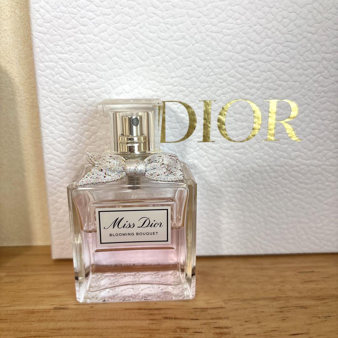 ミス ディオール ブルーミング ブーケ　香水　花