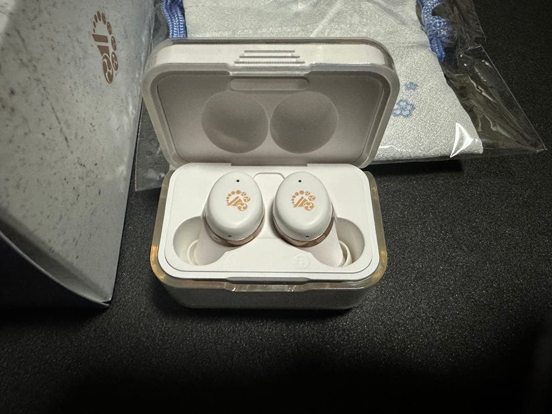 刀剣乱舞 山姥切長義 ワイヤレスイヤホン 付属品全てあり - メルカリ