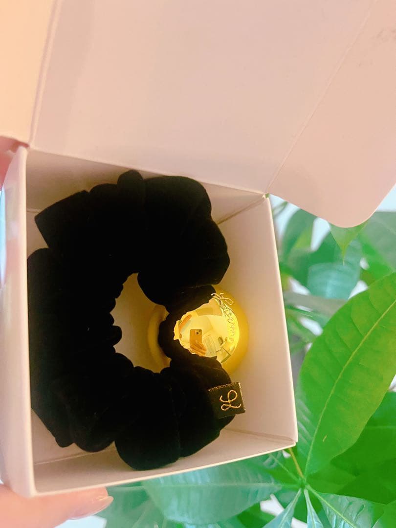 新品未使用　LOEM TOKYO シュシュ ブラック