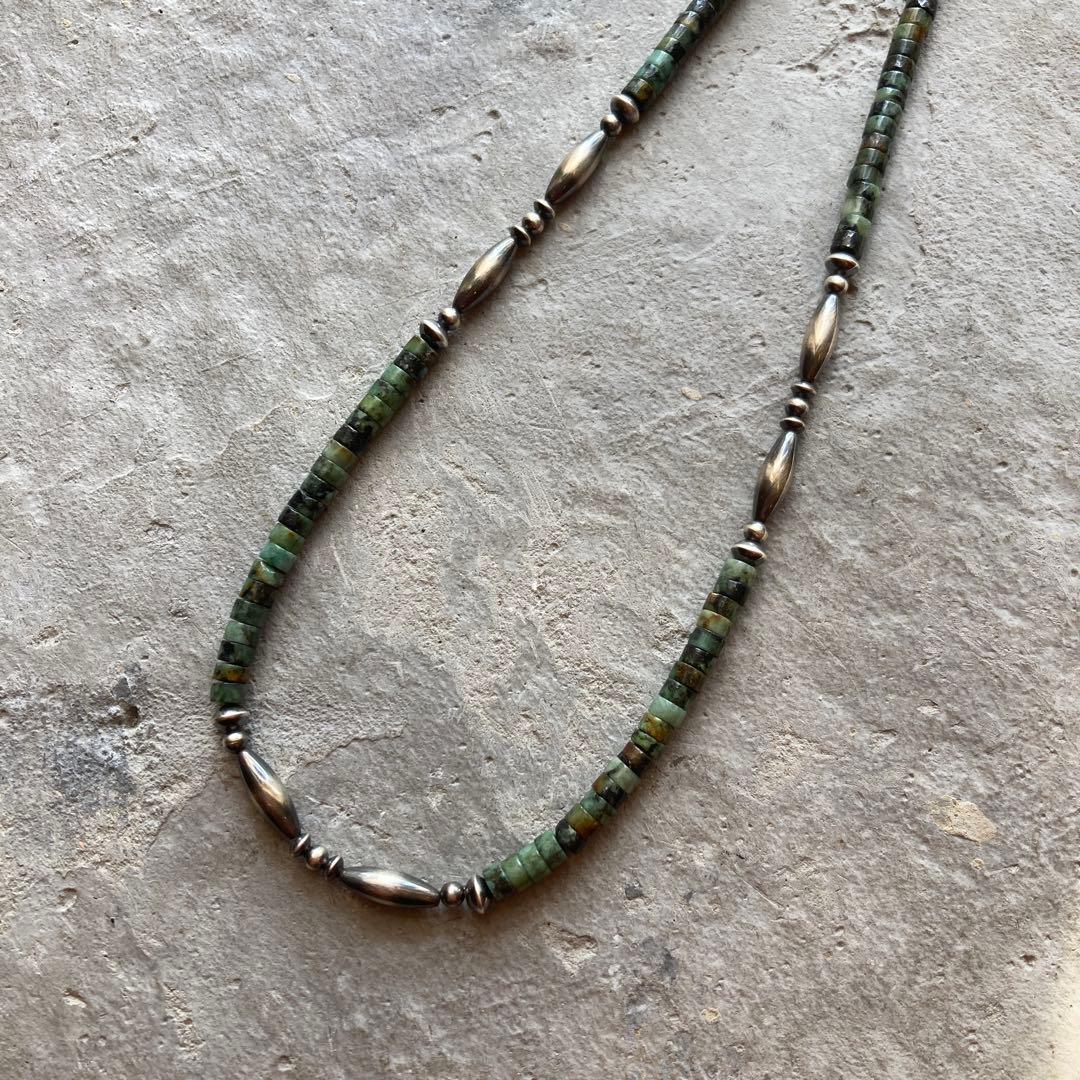 238 アフリカンターコイズとSV925ナバホパールのオリジナルネックレス