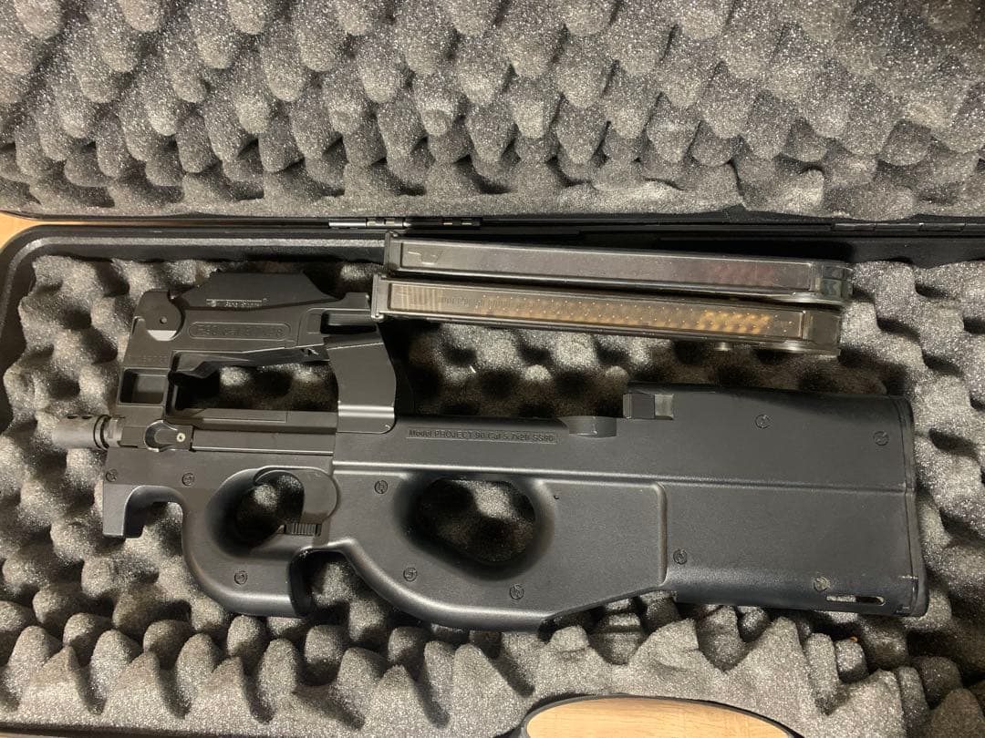 東京マルイ　P90