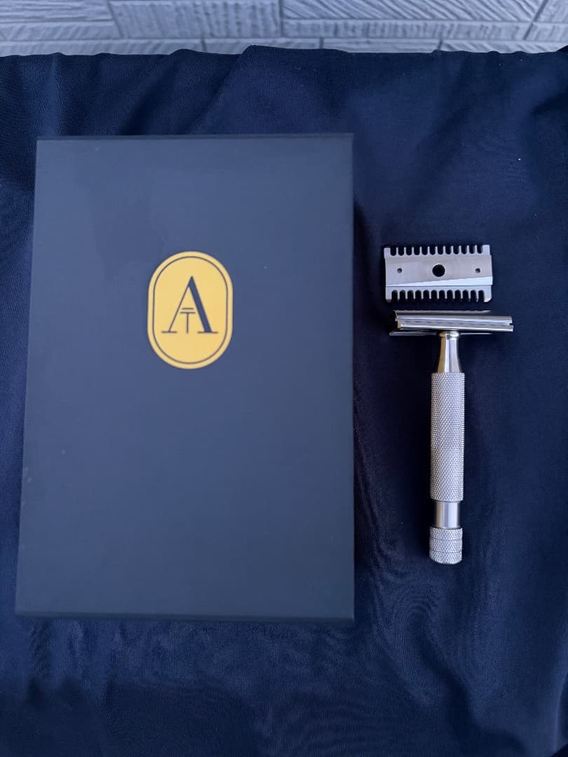 Above the Tie S1両刃カミソリ　SB・OC