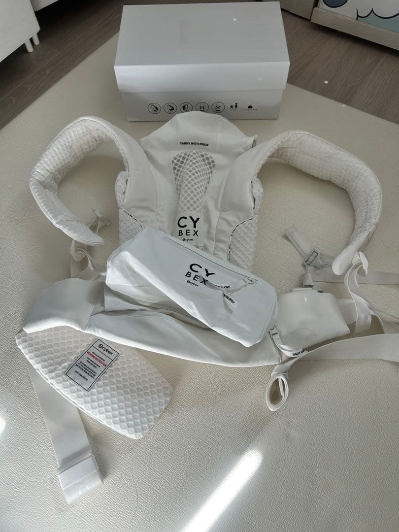 CYBEX ホワイト 抱っこ紐
