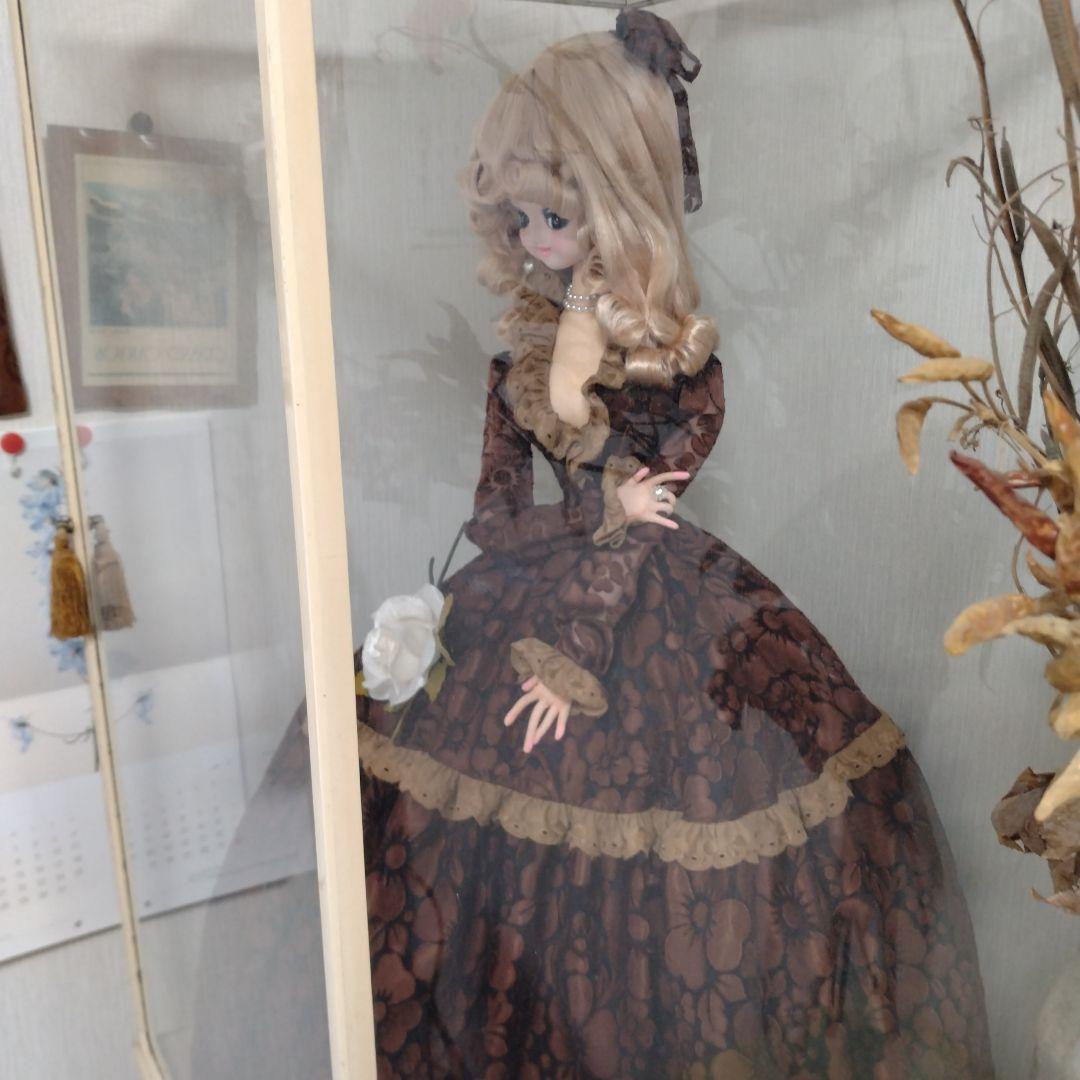 エレガントなドール 茶色と金色のドレス リカちゃんサイズ ゴールド 王女様ドレス プリンセス ハンドメイド